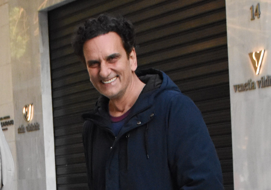 Νίκος Ψαρράς: «Είμαι... Γκούφι. Έχω κάνει πάρα πολλή δουλειά για να περπατάω μπροστά σε κόσμο χωρίς να πέφτω!»