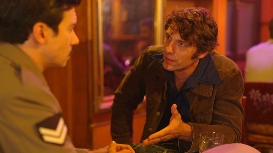 Ηλέκτρα: Ο Παύλος με τον Μίμη προσπαθούν να βρουν στο νεκροταφείο το θαμμένο μωρό της Νεφέλης