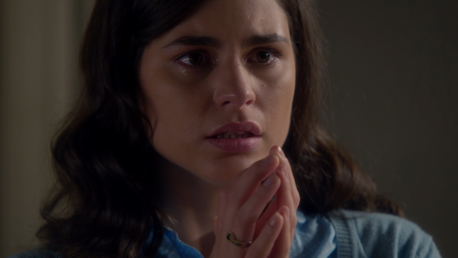 Άγιος έρωτας: Η Χλόη μαθαίνει την αλήθεια από τον πατέρα Νικόλαο για τον πατέρα της και τις πράξεις του