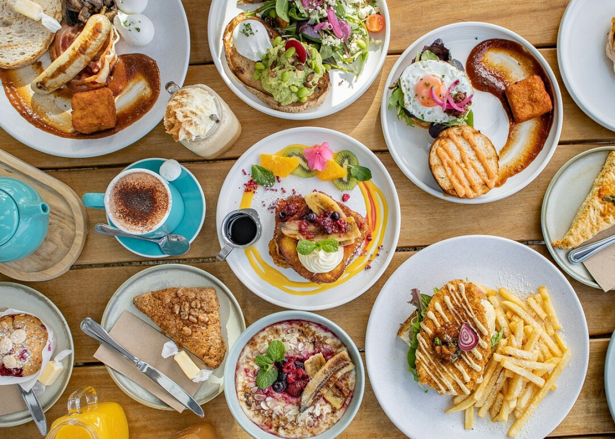 Γιατί το brunch τον Αύγουστο είναι η πιο έξυπνη διατροφική επιλογή