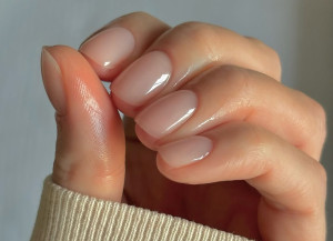 Τα nude nails είναι η minimal τάση που θα αγαπήσεις αυτήν την άνοιξη