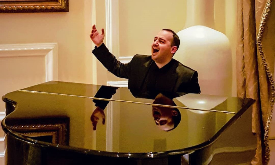 Μαυρίκιος Μαυρικίου: Αυτό είναι το τραγούδι του για τη Εurovision που κόπηκε - Λίγο ραπ, λίγο όπερα, λίγο Αγγλικά, Γαλλικά κι Ιταλικά