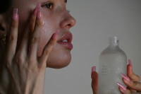 High Facial Cortisol: 5 μικροσυνήθειες για να τη μειώσετε