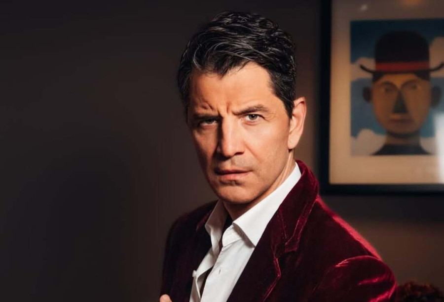 Σόι πάει το βασίλειο... Ο πατέρας του Σάκη Ρουβά πρωταγωνιστεί σε θεατρική παράσταση!