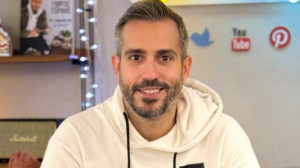 Γιώργος Τσούλης: Το γλυκό βραδινό έθιμο του γιου του και η αποκάλυψη για το φύλο του δεύτερου παιδιού