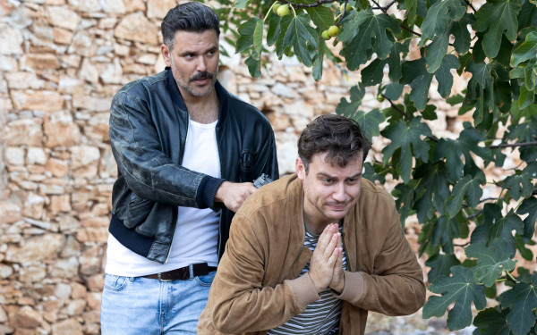 Γιατί ρε πατέρα: Ο Μιχαήλος πιάνει τον Φώντα, αλλά τα αδέρφια έχουν διαπραγματευτικό χαρτί