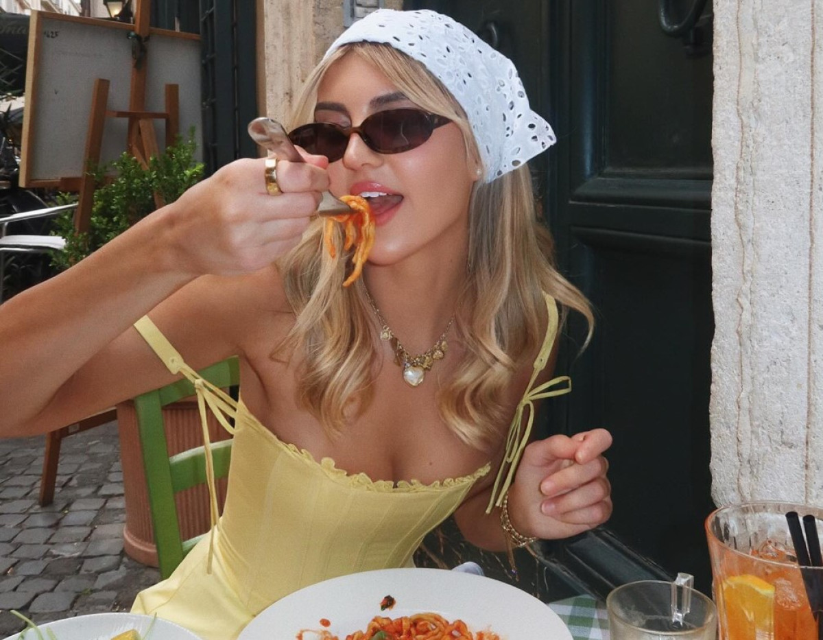 Amalfi Aesthetic: Το trend που φέρνει την Ιταλική Ακτή στο στυλ σου