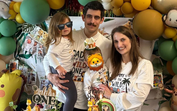 Κατσανέας -Παρλή: Θέμα ζούγκλα για το πρώτο πάρτι του γιου τους που ονόμασαν Λέων! (ταιριαστό)