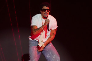 Bad Bunny: Περιγράφει το ιδανικό 24ωρο και αφήνει την πιο hot λεπτομέρεια για το τέλος