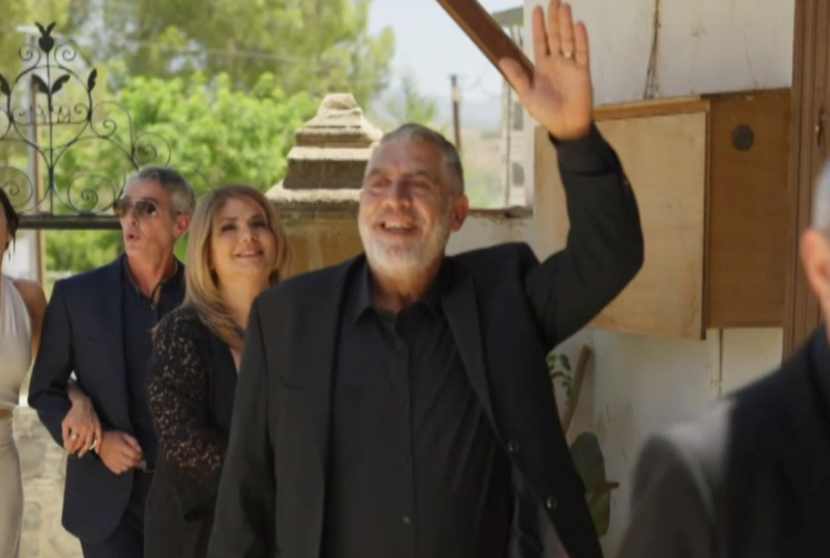 Η γη της ελιάς: Η απιστία του Δημοσθένη αποκαλύπτεται. Και τώρα;