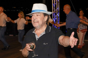 Γιάννης Πάριος: «Αν είχα κόρη θα υπέφερε, γιατί θα ήμουν ο πιο ερωτευμένος άντρας του κόσμου μαζί της και θα την ταλαιπωρούσα»