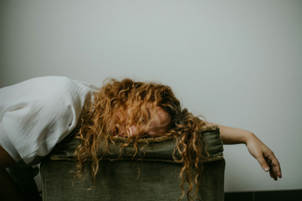 Ξεχάσαμε να βαριόμαστε; Γιατί δεν ξέρουμε πια τι να κάνουμε όταν δεν έχουμε τίποτα να κάνουμε