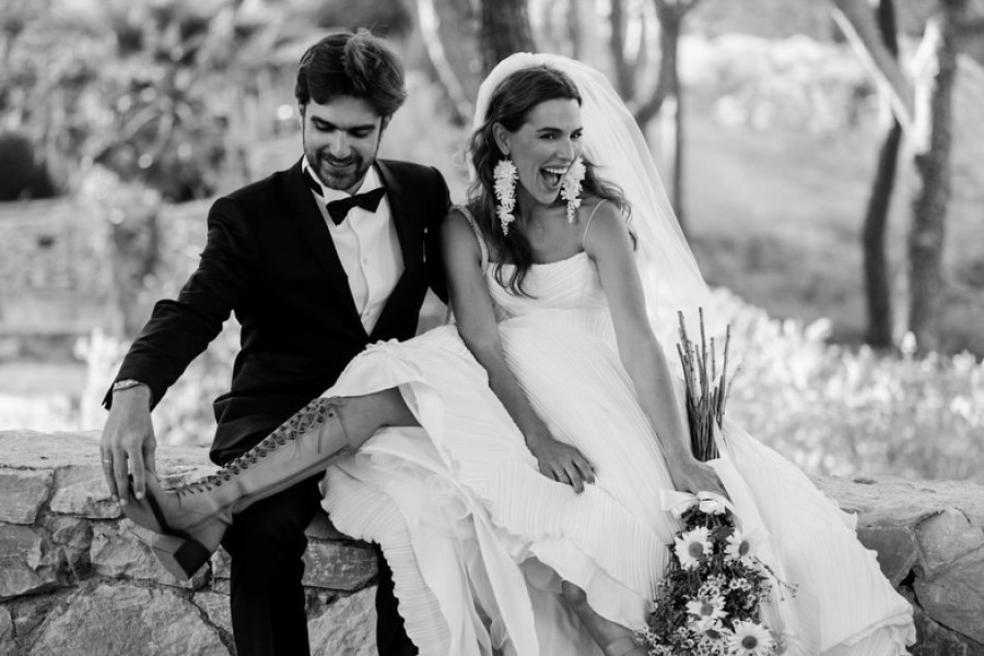 Μελία Κράιλινγκ: Το νέο άλμπουμ που ανέβασε ένα μήνα μετά τον γάμο της είναι το τέλειο wedding story