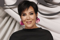 Το Platinum Blonde Bob της Kris Jenner είναι το πιο cool look της μέχρι τώρα