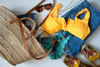 Τα ιδανικά outfits για ένα chic all-day beach look με το μαγιό σου