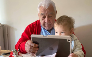 Γιούλικα Σκαφιδά: Ο γιος της και ο πατέρας της γιόρταζαν χθες παρόλο που είναι Άγγελοι και όχι Ευάγγελοι. Ξέρετε γιατί;