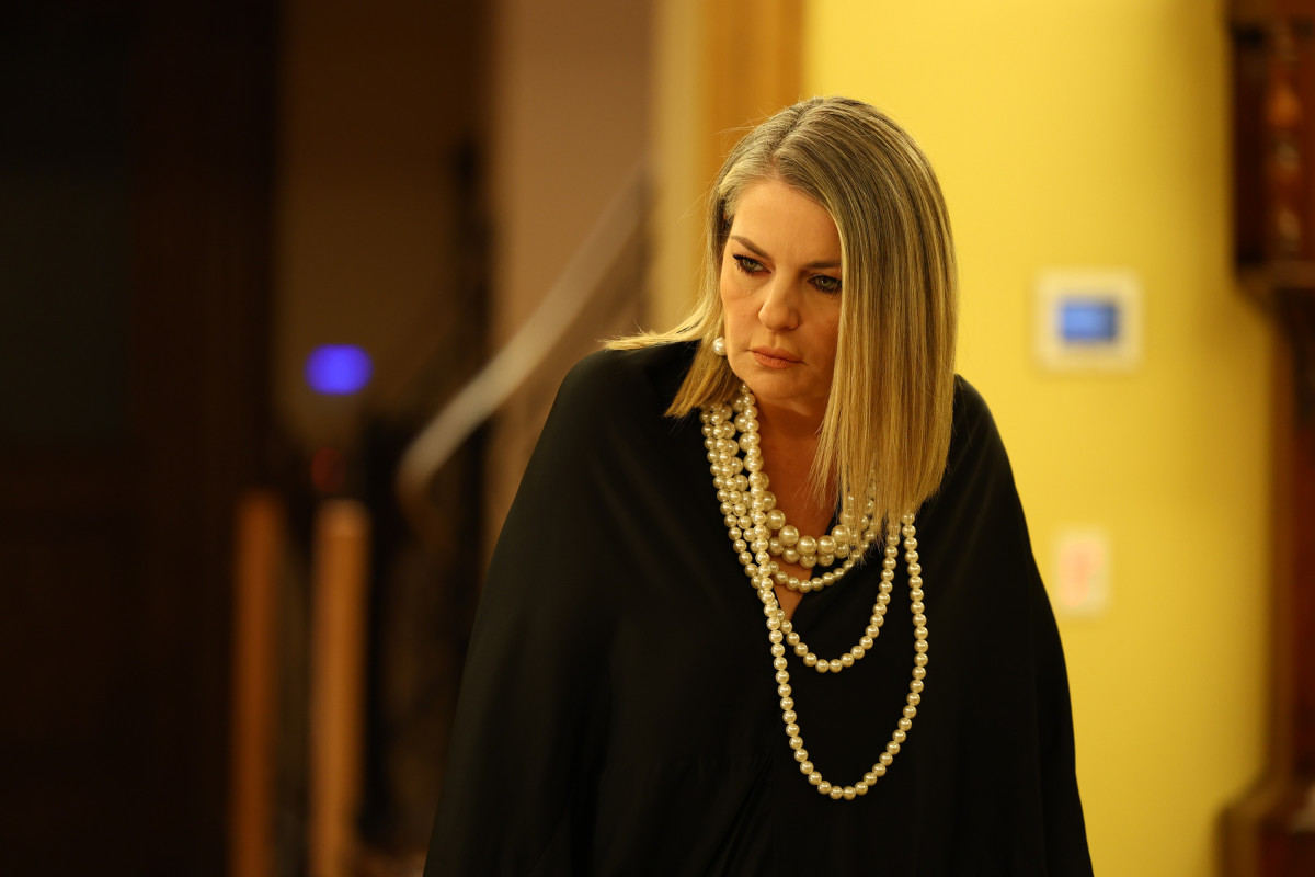 Να μ&#039; αγαπάς: Σοφία και Θεόφιλος συγκρούονται αλλά η Άννα τους ακούει και υποψιάζεται