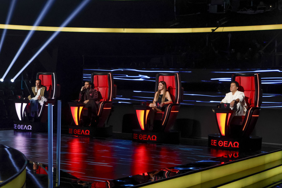 The Voice: Τα Battles ξεκίνησαν με τον Καπουτζίδη χωρίς φωνή αλλά τους coaches σε τρελό κέφι. Ποιοι πέρασαν στα Lives;