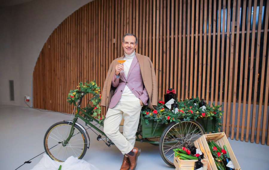 Άρης Καβατζίκης: Παραλίγο viral τούμπα στο Buongiorno. Η στιγμή που… εκτοξεύτηκε από την καρέκλα