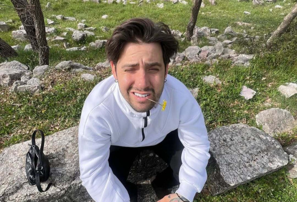 Ράμμος: Η κίνηση που έκανε κάθε μέρα για να «ρίξει» τη σύντροφό του, θα σε κάνει να λιώσεις λίγο πριν του Αγίου Βαλεντίνου