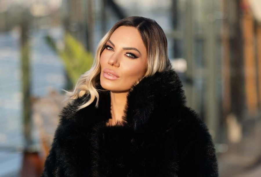 Ιωάννα Μαλέσκου: Επέστρεψε από την Ολλανδία με δώρα για τον Κωνσταντίνο Δανιά και μια απάντηση με νόημα