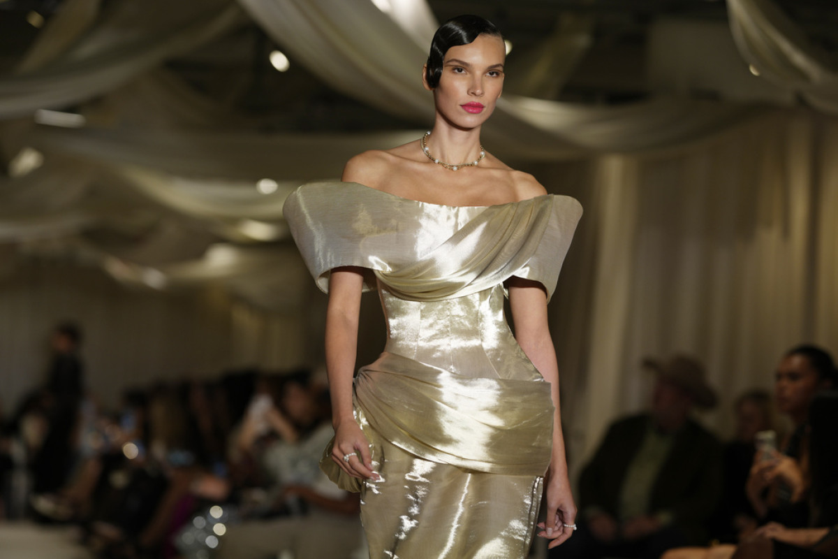 Christian Siriano NYFW Show: Πώς ένα μόλις 5λεπτο facial έκανε τα μοντέλα να λάμπουν στο Runway