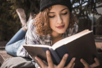 Book therapy: Χάσου σε ένα βιβλίο και βρες ξανά τον εαυτό σου