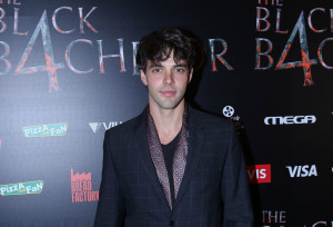 Ρένος Ρώτας: Η στιγμή που κατάλαβε ότι είναι πολύ αναπαυτικός… για να κοιμηθεί κάποιος πάνω του! Και υπάρχει απόδειξη