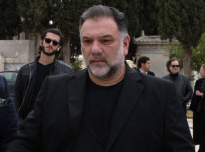 Αρναούτογλου για τη μητέρα του: «Τη μια μέρα με έλεγε με το όνομα μου και με αγκάλιαζε και την άλλη μέρα δεν με αναγνώριζε»
