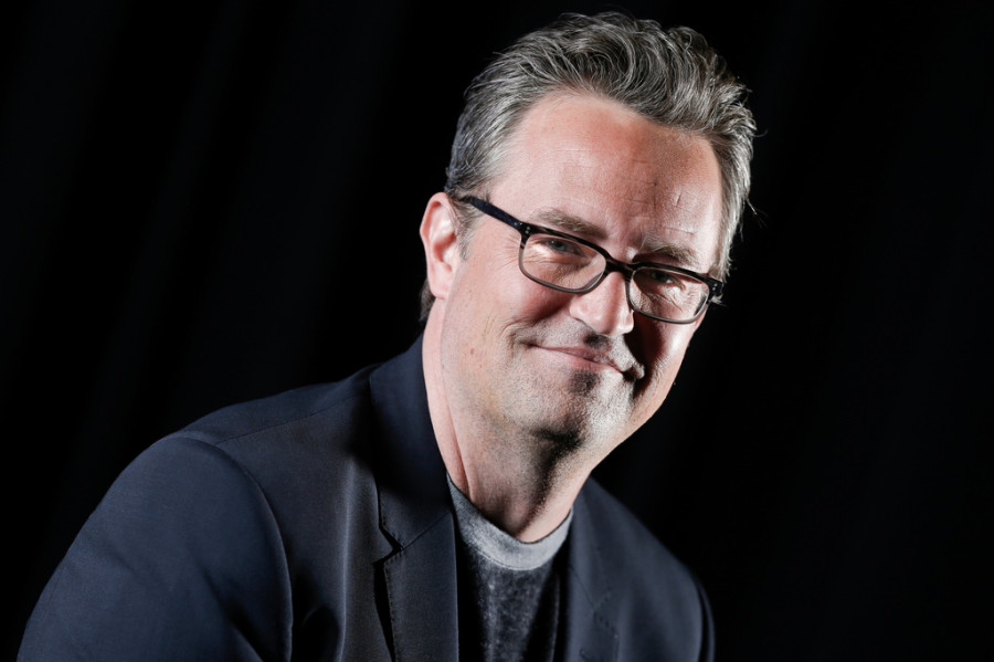 Matthew Perry: 4 πράγματα που πρέπει να γνωρίζετε για τον παντοτινό Chandler Bing από τα «Friends»