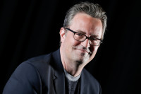 Matthew Perry: 4 πράγματα που πρέπει να γνωρίζετε για τον παντοτινό Chandler Bing από τα «Friends»