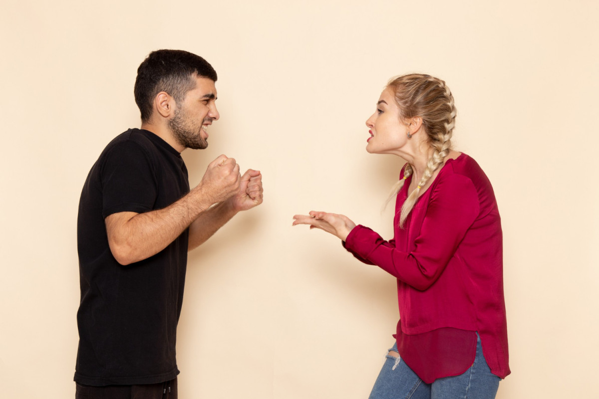 Ο πρώτος καυγάς, ο πιο δύσκολος. Πώς να τον διαχειριστείς και να τον ξεπεράσεις ανώδυνα
