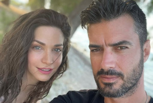 Κατερίνα Γερονικολού: Το καλοκαιρινό διάλειμμα στη Λευκάδα με τον Γιάννη Τσιμιτσέλη