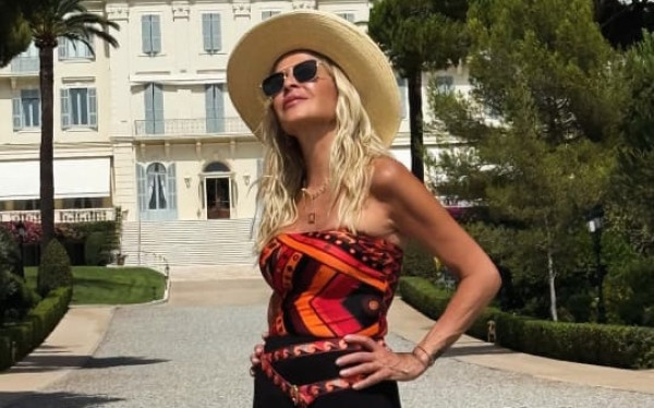 Άννα Βίσση: Την πέτυχαν στο σκάφος του Κούστα στο Αμάλφι και δείτε πώς αντέδρασε