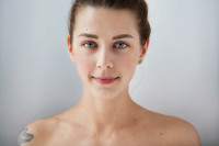 Το μυστικό για το no-makeup makeup look κρύβεται στη μάσκαρα