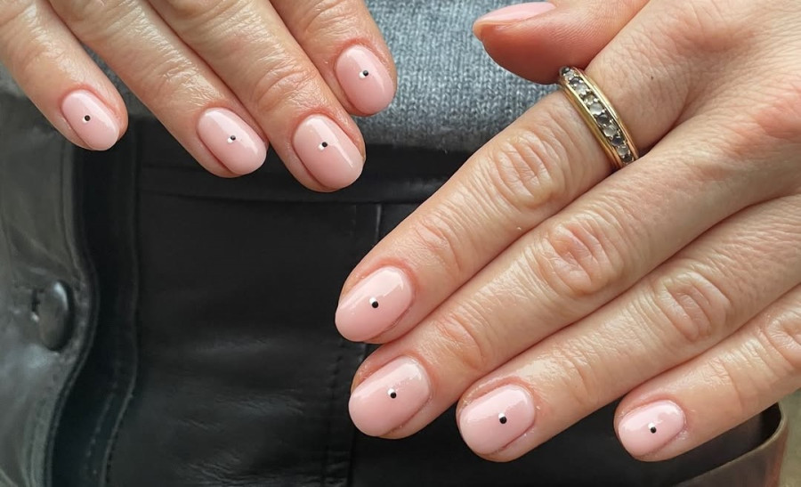 10 ιδέες μανικιούρ για να δείχνουν τα νύχια σου πιο μακριά