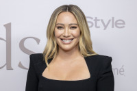 Η Hilary Duff υπαινίχθηκε τι να περιμένουμε από τη νέα της μουσική