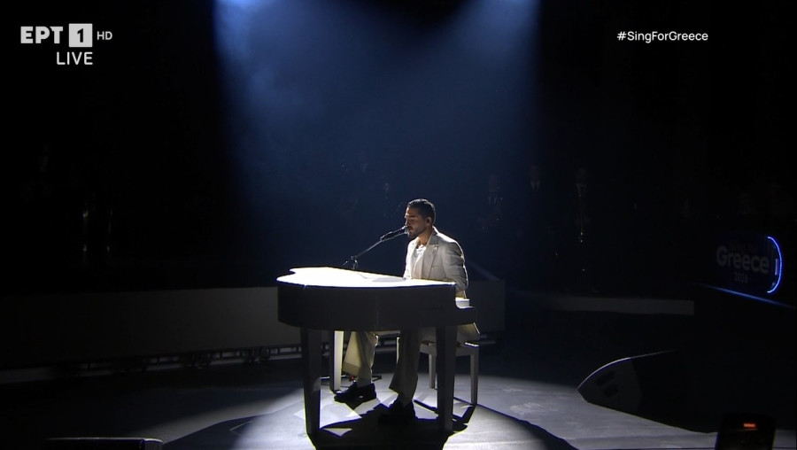 Sing for Greece - Τελικός: Με mash up της Άνοιξης με το Κύμα και το νέο του τραγούδι, Μαργαρίτα, μάγεψε ο Χρήστος Μάστορας