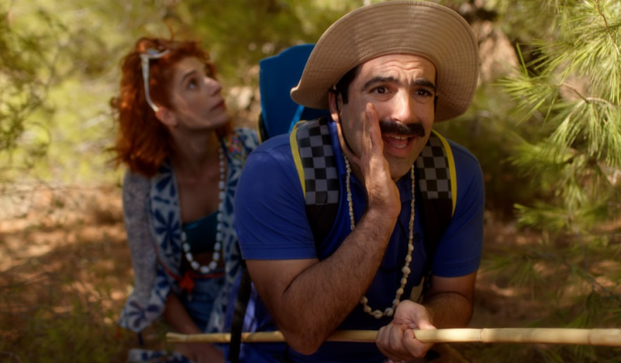 ΗΟΤΕΛ ΕΛVIRA: Οι ναυαγοί εκπέμπουν SOS και γίνονται φέσι