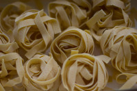 Θέλεις να κάνεις pasta night στο σπίτι σου; Έτσι φτιάχνονται τα φρέσκα ζυμαρικά (και είναι πολύ απλό!)