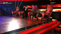 The Voice: Η Έλενα έπεσε στο πλατό και έκανε και αναπαράσταση