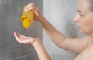 Αφρόλουτρο ή στερεό σαπούνι: Ποιο να επιλέξετε στο ντους;