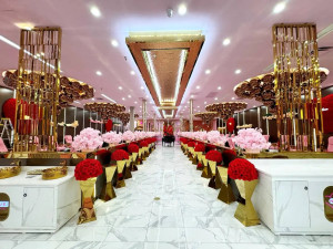 Το μεγαλύτερο nail salon του κόσμου άνοιξε στο Τέξας και είναι ένας ινσταγκραμικός παράδεισος