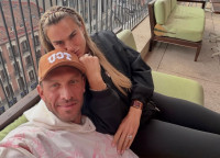 Aryna Sabalenka: Ξανά στη Μύκονο με ψάθινο καπέλο για να περάσει απαρατήρητη και τον Έλληνα σύντροφό της