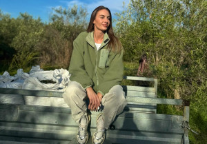 Κατερίνα Δαλάκα: Με το αγροτικό και το ταπεράκι στα χωράφια για τις ελιές