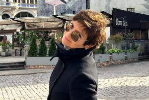 Ταμίλα Κουλίεβα: Όσο εμείς μετράμε αντίστροφα για τα Χριστούγεννα, εκείνη μετρά βουτιές στη θάλασσα