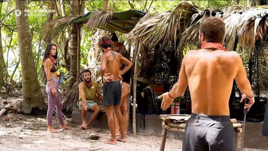 Survivor: Κλάμα και στην επικοινωνία, μια απρόσμενη αποχώρηση που σοκάρει κι ένα δώρο