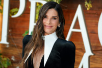 Sandra Bullock: Επιστρέφει στο dating 3 χρόνια μετά την απώλεια του συντρόφου της - Πώς κάνεις χώρο για έναν νέο έρωτα μετά το πένθος;