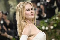 Nicole Kidman: Έφερε την τάση του “butter yellow” στα μαλλιά της για το καλοκαίρι