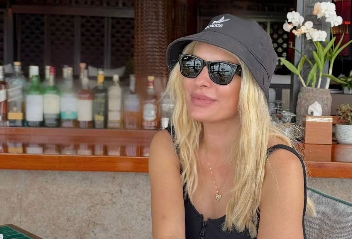 Ελένη Μενεγάκη: Μας στέλνει ήδη... χαιρετίσματα από τον πασχαλινό της προορισμό